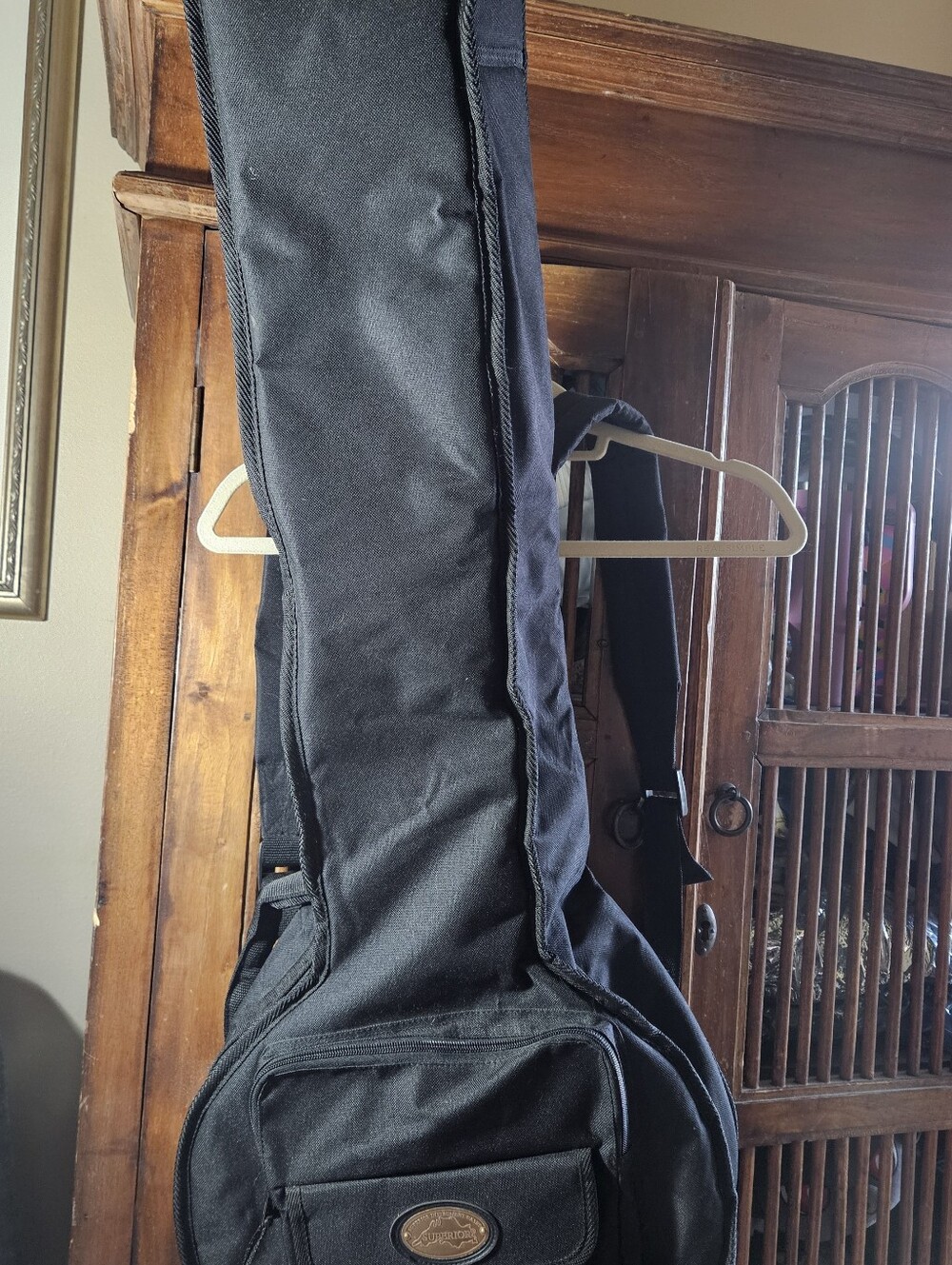 Superior Instrument Trailpack Guitar Bag - C260. universal for electric guitars